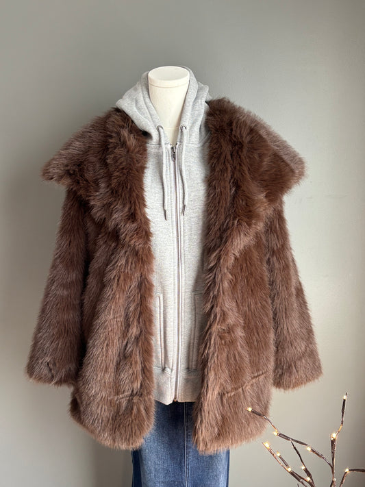 Luxe Cloud Oversized Faux Fur Coat - Coffee