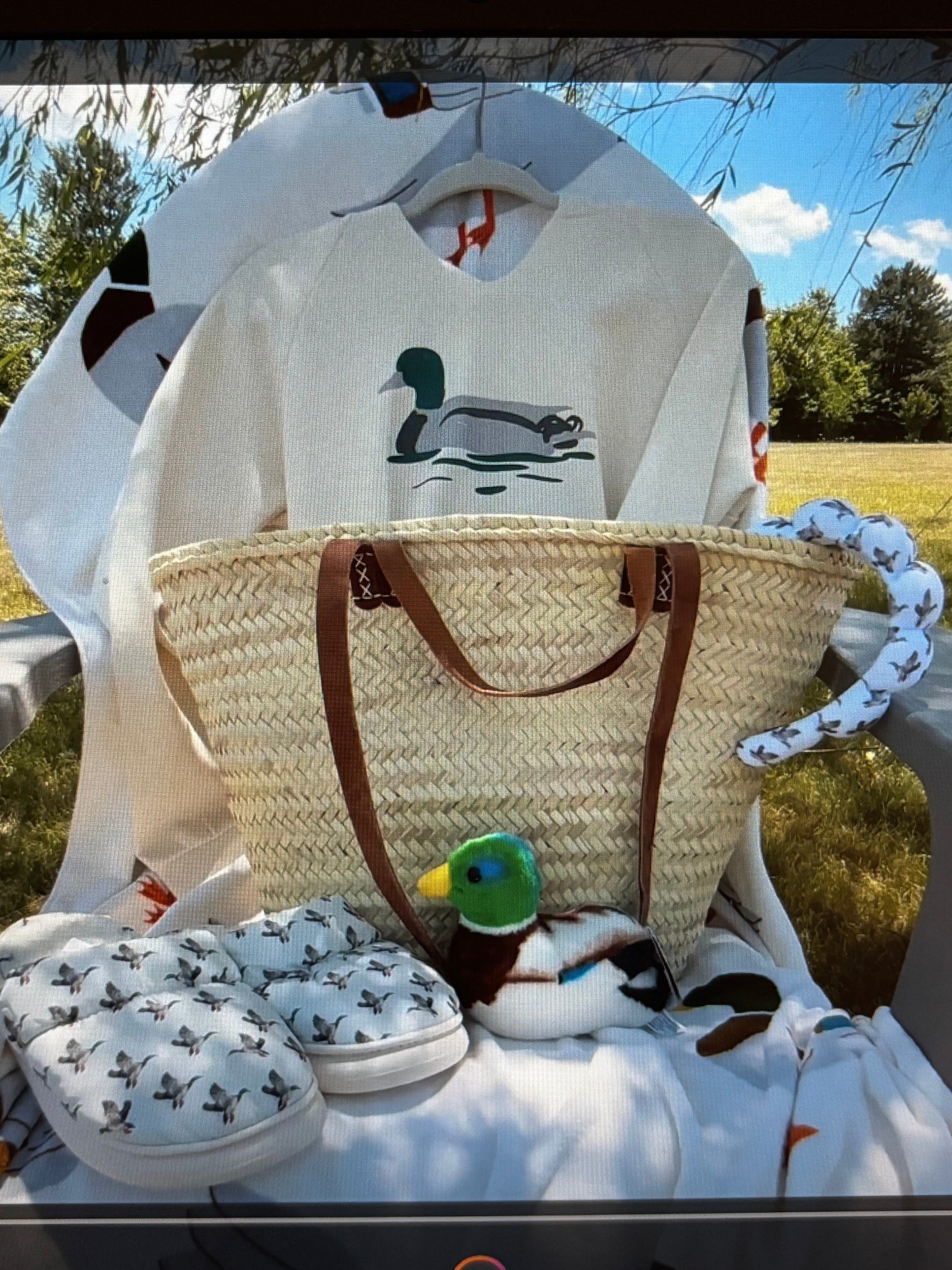 How to Build the Perfect Girls' Weekend Tote